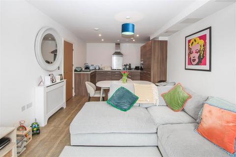 2 bedroom apartment for sale, Rollason Way, Brentwood