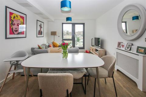 2 bedroom apartment for sale, Rollason Way, Brentwood