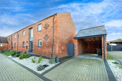 3 bedroom barn conversion for sale, Bull Farm Close, Hockliffe,