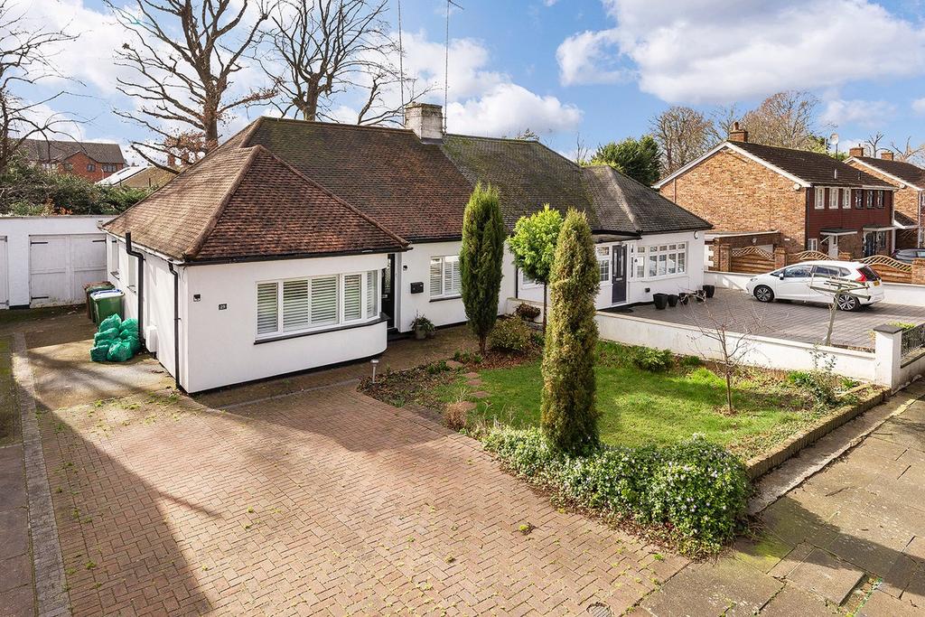 High Beeches, Sidcup, DA14 2 bed semidetached bungalow for sale £550,000