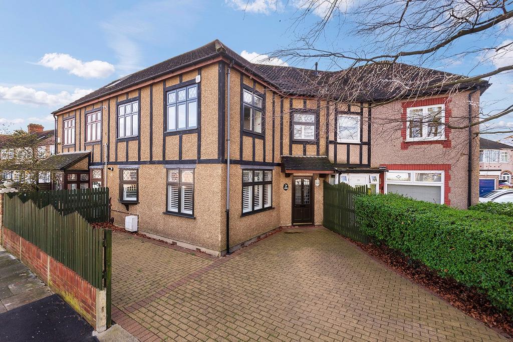 Glenview, Upper Abbey Wood, SE2 3 bed terraced house for sale £450,000