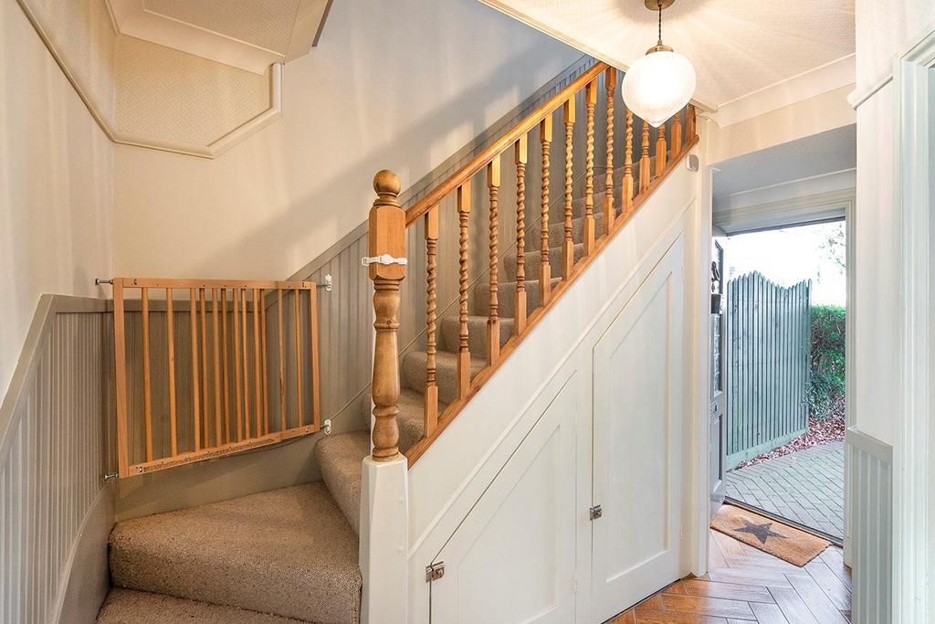 Glenview, Upper Abbey Wood, SE2 3 bed terraced house for sale £450,000