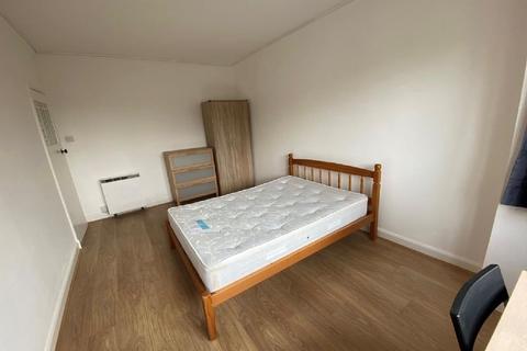 2 bedroom house share to rent - Weoley Court,, Birmingham B29
