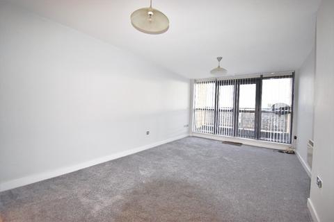 2 bedroom flat to rent, 55 Queens Dock Avenue, Hull, HU1