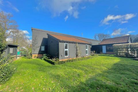 3 bedroom barn conversion for sale - Hall Lane, Roydon, Diss, Norfolk, IP22 5XL