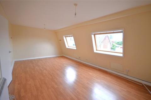 3 bedroom apartment for sale, School Hill, Wrecclesham, Farnham, Surrey, GU10
