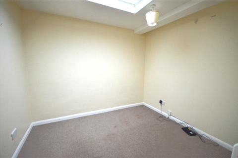 3 bedroom apartment for sale, School Hill, Wrecclesham, Farnham, Surrey, GU10
