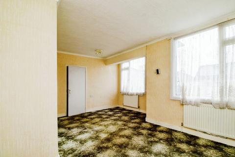 2 bedroom bungalow for sale, Leicester Avenue, Rochford, SS4