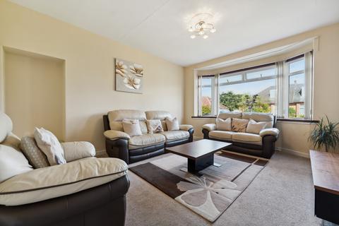 16 Lothian Drive, Clarkston, Glasgow, G76 7NF