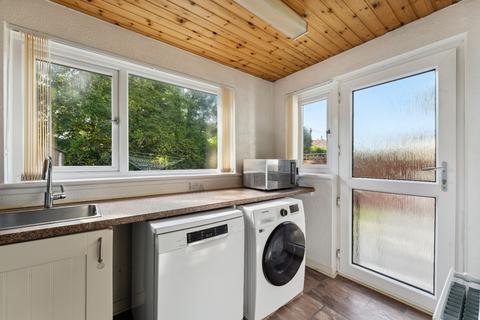 16 Lothian Drive, Clarkston, Glasgow, G76 7NF