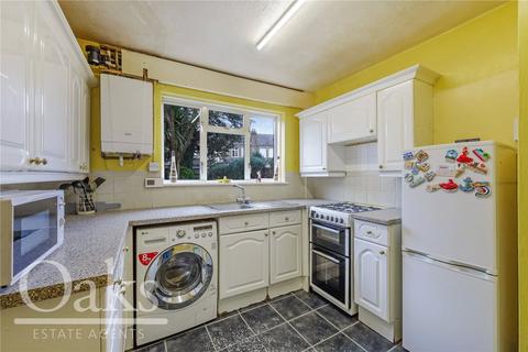 3 bedroom semi-detached house for sale, Macclesfield Road, South Norwood