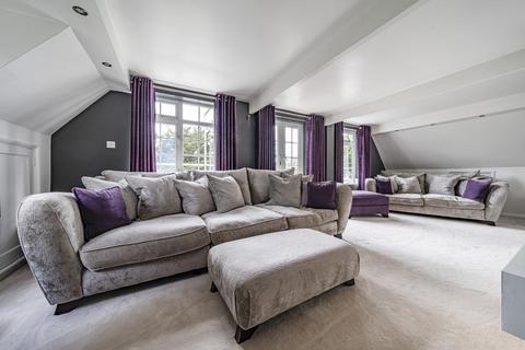 3 bedroom apartment for sale, Ravenswood House, Lower Hale, Farnham, Surrey, GU9