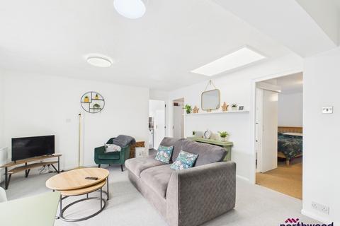 2 bedroom flat to rent, Collier Road, Pevensey Bay, BN24