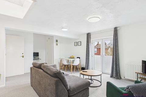 2 bedroom flat to rent, Collier Road, Pevensey Bay, BN24