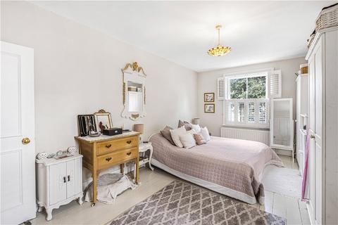 2 bedroom apartment for sale, Shalimar Road, London