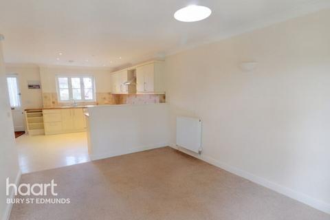 3 bedroom terraced house for sale, Cherry Tree Close, Bury St Edmunds