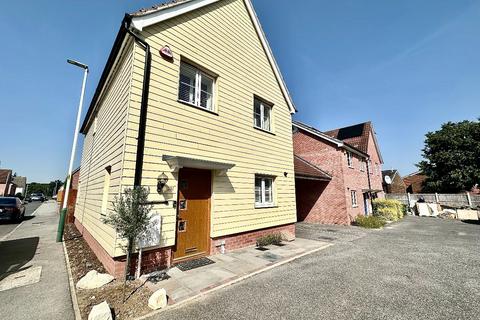 3 bedroom detached house for sale - Leaf Hill Drive, Romford