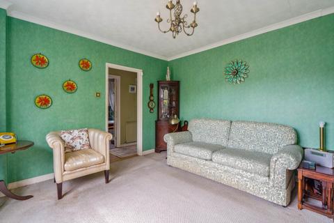 2 bedroom bungalow for sale - Duncan Way, North Bushey