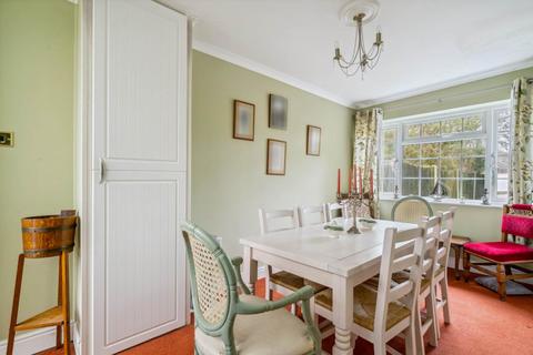 6 Duncan Way, Bushey, WD23 2BQ