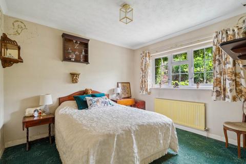6 Duncan Way, Bushey, WD23 2BQ