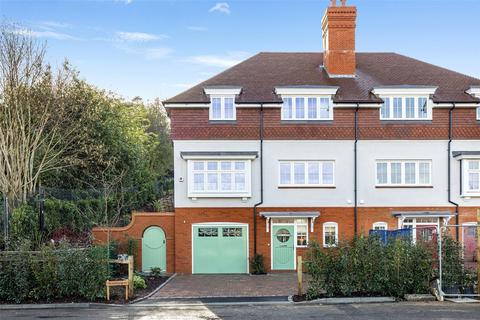 3 bedroom semi-detached house for sale - Haslemere Heights, Hill Road, Haslemere, Surrey, GU27