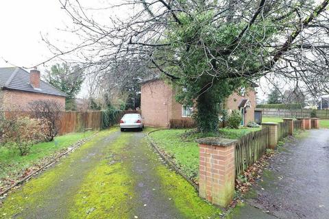 4 bedroom detached house for sale, Swakeleys Road, Ickenham, Uxbridge, UB10 8DR