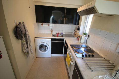 Studio to rent, Harrow HA3