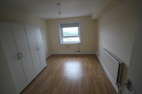 2 bedroom flat to rent, Green Lane, Hounslow TW4