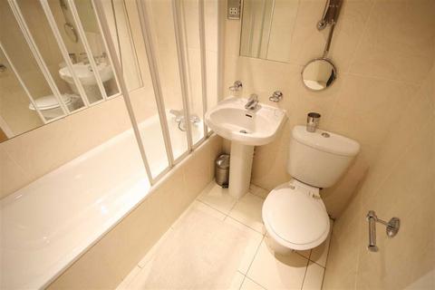 2 bedroom flat to rent, Lyon Road, Harrow HA1