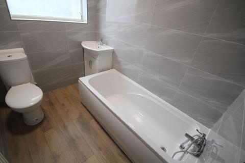 2 bedroom flat to rent, Alexandra Avenue, Harrow HA2