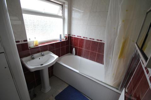 3 bedroom semi-detached house to rent, Harrow HA2