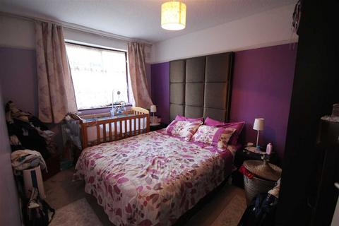 2 bedroom maisonette to rent, Northolt UB5