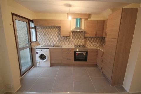 3 bedroom terraced house to rent, Harrow HA2
