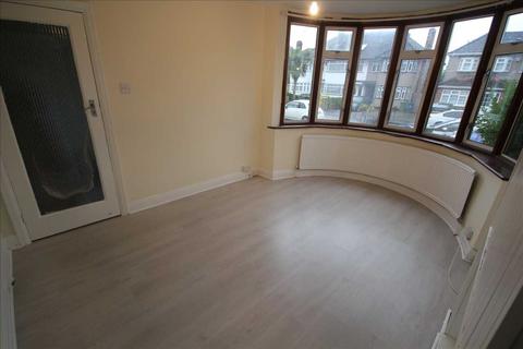 3 bedroom terraced house to rent, Harrow HA2