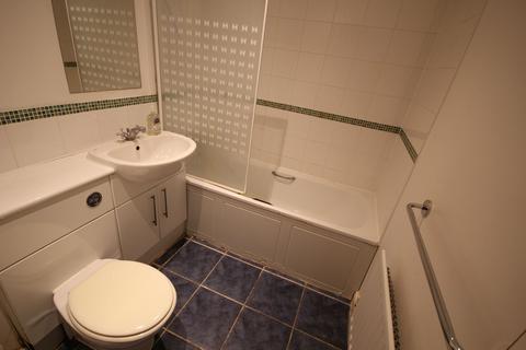 2 bedroom flat to rent, 17 Manor Road, Harrow HA1