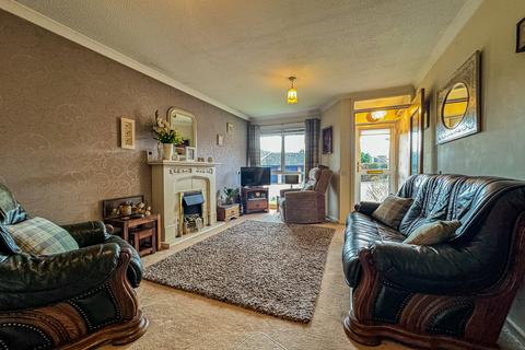 2 bedroom bungalow for sale - Burrows Court, Hampton Park, Hereford, HR1