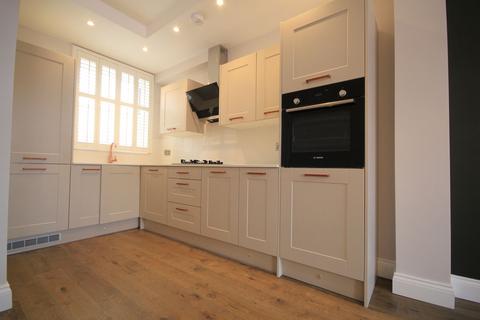 2 bedroom flat to rent, 64A South Ealing Road, Ealing W5