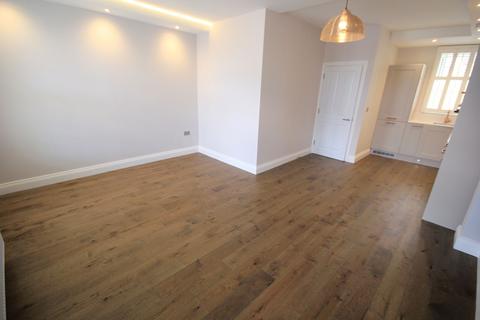 2 bedroom flat to rent, 64A South Ealing Road, Ealing W5