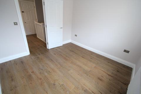 2 bedroom flat to rent, 64A South Ealing Road, Ealing W5