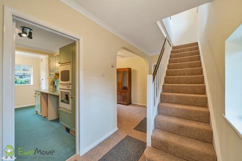 12 Brook Green, Tadley, RG26 3SE