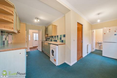 12 Brook Green, Tadley, RG26 3SE