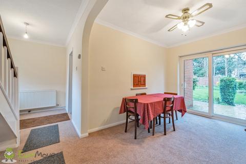 12 Brook Green, Tadley, RG26 3SE
