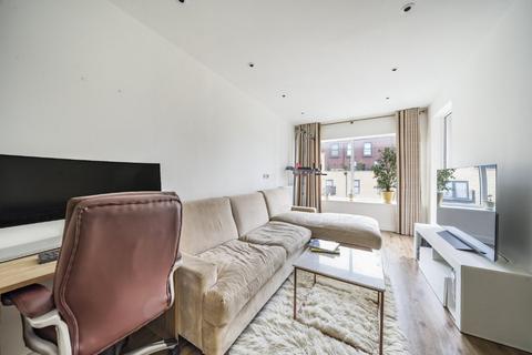 1 bedroom apartment for sale, Moy Lane, London