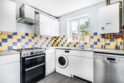 3 bedroom terraced house to rent - Donald Woods Gardens, Surbiton, KT5