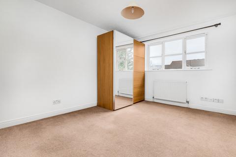 3 bedroom terraced house to rent - Donald Woods Gardens, Surbiton, KT5