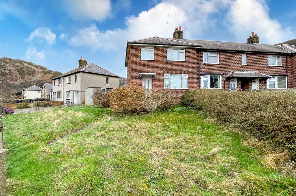 Maes Alltwen, Dwygyfylchi, Penmaenmawr, Conwy, LL34 4 bed end of