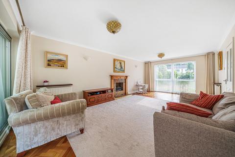 4 bedroom detached house to rent, Netherby Park, Weybridge, KT13
