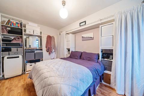 2 bedroom apartment for sale, Edith Cavell Way, London
