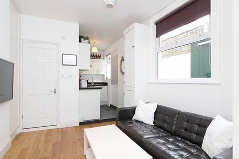 2 bedroom flat to rent, Whitestile Road, Brentford TW8