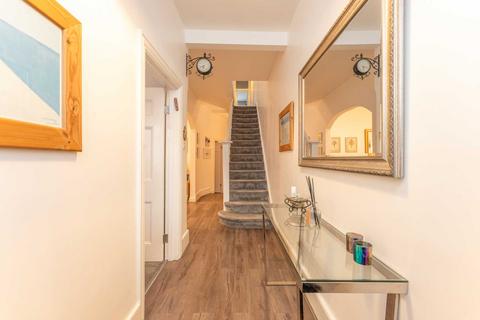 5 bedroom semi-detached house for sale, Hale Lane, London